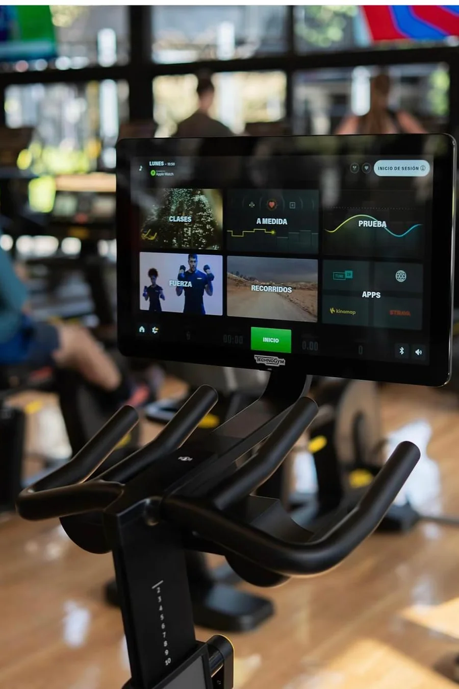 Gym & Fitness — Racket Club